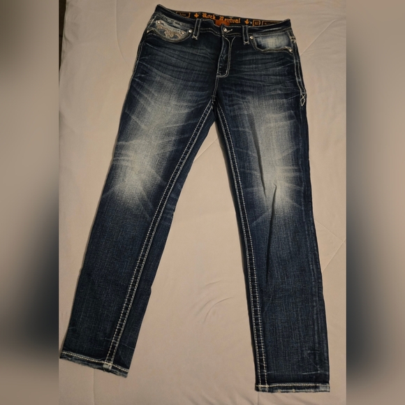 Women's Rock Revival Jeans - Picture 3 of 8